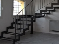 Scala con cosciali a zigzag